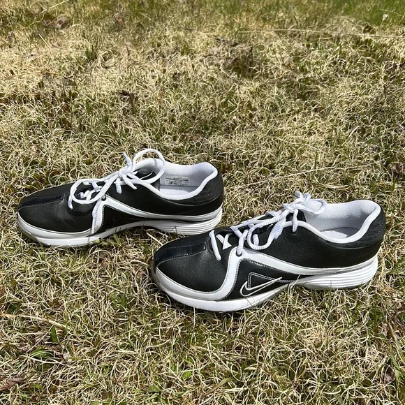 Women’s Nike golf shoes size 7 - Picture 2 of 10